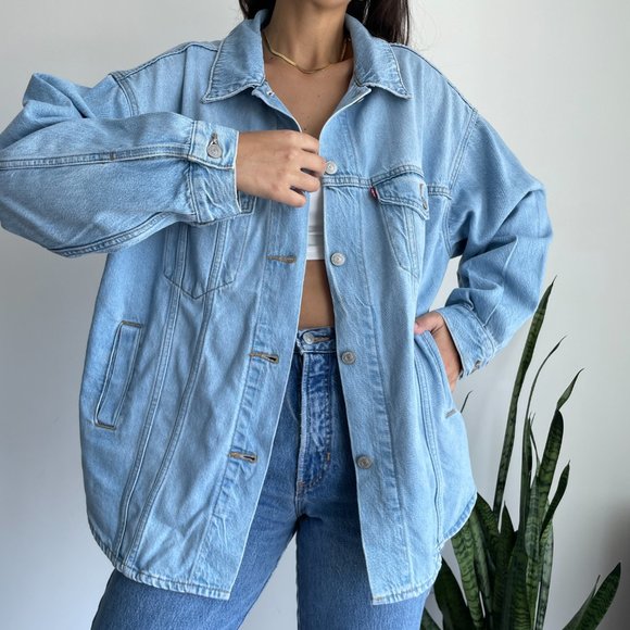 Levi's Jackets & Blazers - NWT Levi's denim oversized trucker jean jacket